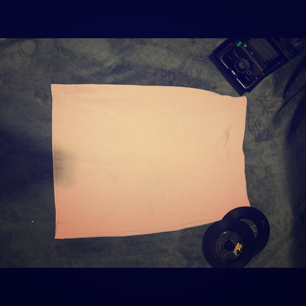 🐝Size 6 super cute light pink skirt.❤️👍🏻⚡️💥